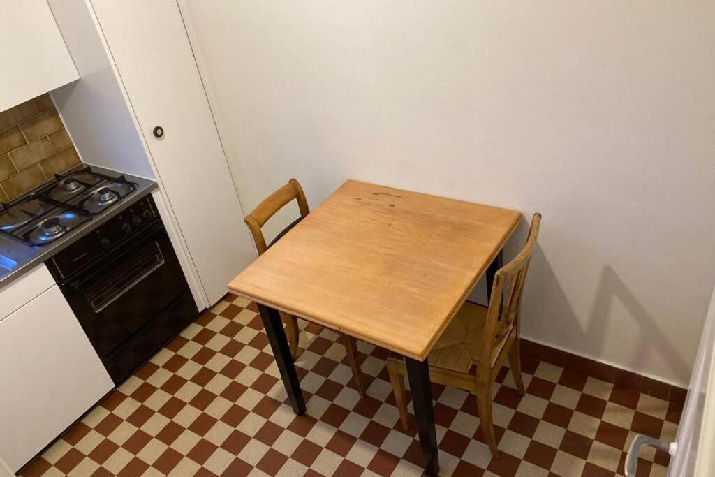 Joli 2 Pieces Dernier Etage, Lausanne Centre מראה חיצוני תמונה